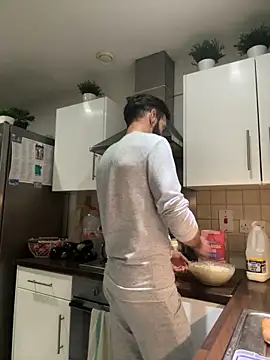 Snapshot of Michel_huge chatting on 27, 10, 2025 Michel huge online show from 27, 10, 2025