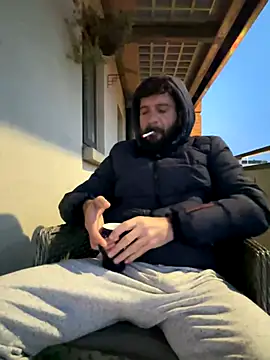 Snapshot of Michel_huge chatting on 28, 10, 2025 Michel huge online show from 28, 10, 2025