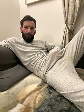 Snapshot of Michel_huge chatting on 29, 10, 2025 Michel huge online show from 29, 10, 2025