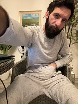 Snapshot of Michel_huge chatting on 28, 11, 2025 Michel huge online show from 28, 11, 2025