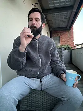 Snapshot of Michel_huge chatting on 2, 12, 2025 Michel huge online show from 2, 12, 2025