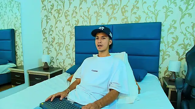 Snapshot of Marcus_Jeron chatting on 23, 9, 2025 Marcus Jeron online show from 23, 9, 2025