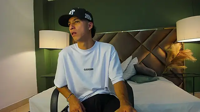 Snapshot of Marcus_Jeron chatting on 12, 10, 2025 Marcus Jeron online show from 12, 10, 2025