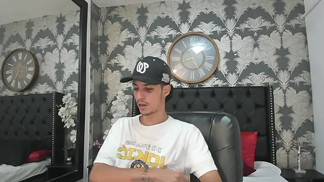 Snapshot of Marcus_Jeron chatting on 31, 10, 2025 Marcus Jeron online show from 31, 10, 2025