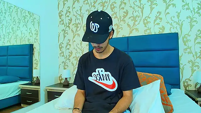 Snapshot of Marcus_Jeron chatting on 19, 11, 2025 Marcus Jeron online show from 19, 11, 2025