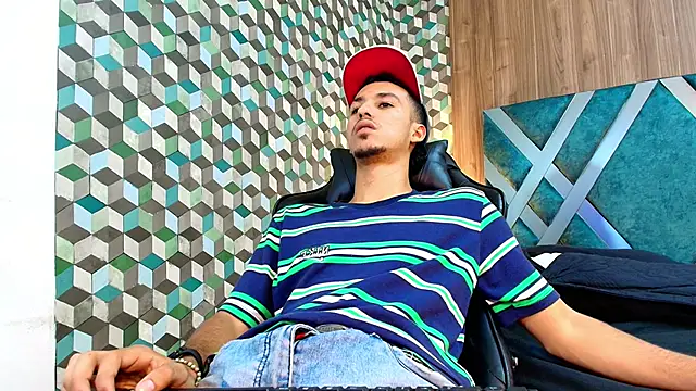 Snapshot of Marcus_Jeron chatting on 14, 12, 2025 Marcus Jeron online show from 14, 12, 2025