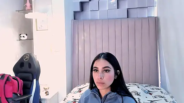 Snapshot of CandySays chatting on 12, 10, 2025 CandySays online show from 12, 10, 2025