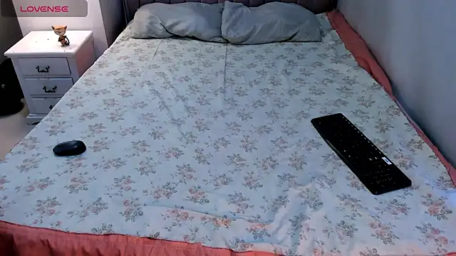 Snapshot of CandySays chatting on 27, 11, 2025 CandySays online show from 27, 11, 2025