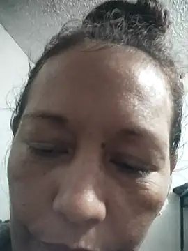 Snapshot of marinita13 chatting on 12, 10, 2025 marinita13 online show from 12, 10, 2025