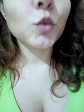 Snapshot of Theredcorazon chatting on 4, 12, 2025 Theredcorazon online show from 4, 12, 2025