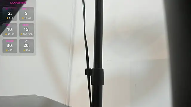 July Adams online show from 22, 3, 2026