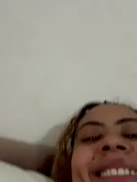 Chloe Leaozinho online show from 17, 10, 2025