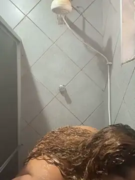 Chloe Leaozinho online show from 28, 3, 2026