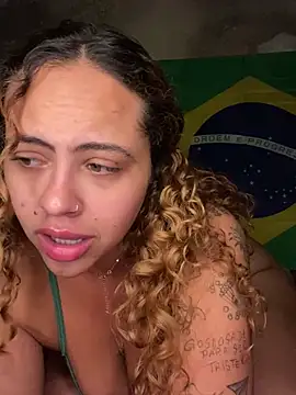 Snapshot of Chloe_Leaozinho chatting on 20, 6, 2026 Chloe Leaozinho online show from 20, 6, 2026