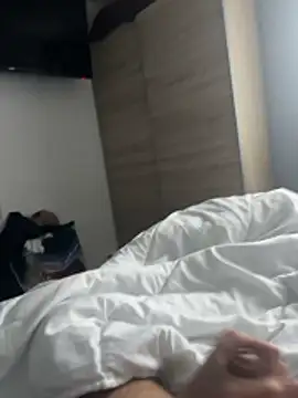 julienmax06 online show from 15, 12, 2025