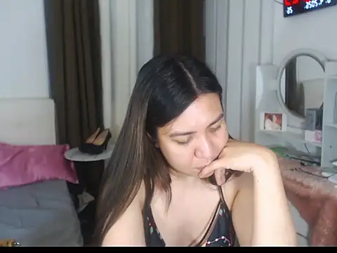 stellahugeX online show from 8, 4, 2026