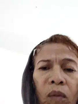 Snapshot of Merybeks chatting on 3, 10, 2025 Merybeks online show from 3, 10, 2025