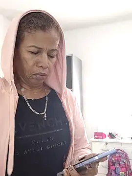 Snapshot of Merybeks chatting on 14, 10, 2025 Merybeks online show from 14, 10, 2025