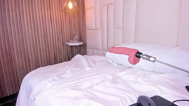 LovelyEyesx online show from 15, 4, 2026