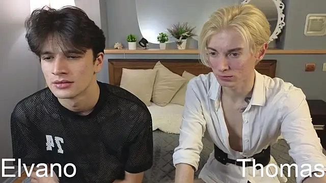 Snapshot of fiachand chatting on 23, 10, 2025 fiachand online show from 23, 10, 2025