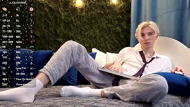 Snapshot of fiachand chatting on 21, 11, 2025 fiachand online show from 21, 11, 2025