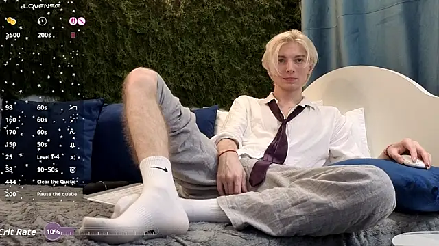 Snapshot of fiachand chatting on 23, 11, 2025 fiachand online show from 23, 11, 2025