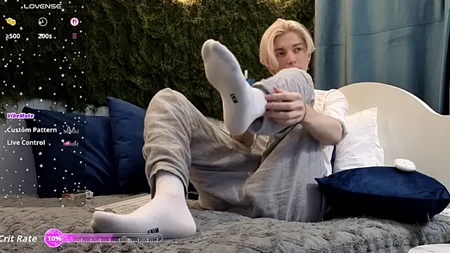 Snapshot of fiachand chatting on 27, 11, 2025 fiachand online show from 27, 11, 2025