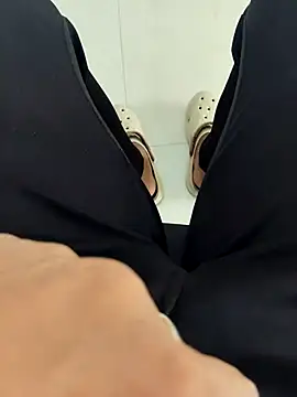 Snapshot of ddllrr224 chatting on 5, 11, 2025 ddllrr224 online show from 5, 11, 2025