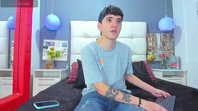 Matteo12  online show from 28, 10, 2025