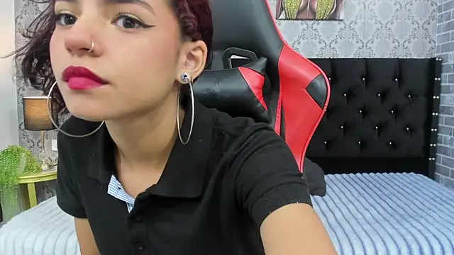 Snapshot of Kittypetite11 chatting on 12, 9, 2025 Kittypetite11 online show from 12, 9, 2025