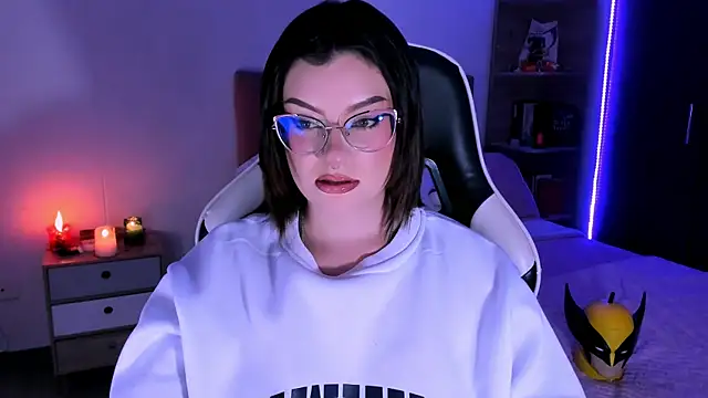 OphelianaRose33 online show from 27, 10, 2025