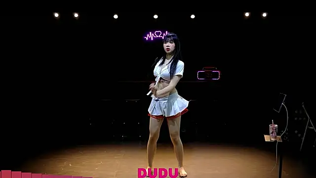 Snapshot of yznt-dudu chatting on 12, 9, 2025 yznt-dudu online show from 12, 9, 2025