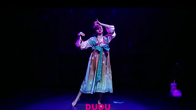 Snapshot of yznt-dudu chatting on 4, 10, 2025 yznt-dudu online show from 4, 10, 2025