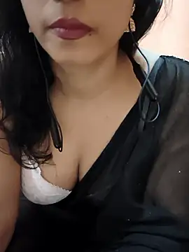 Snapshot of Divya_Bharti chatting on 8, 11, 2025 Divya Bharti online show from 8, 11, 2025