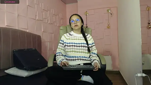 Snapshot of katalina07_1 chatting on 9, 7, 2026 katalina07 1 online show from 9, 7, 2026
