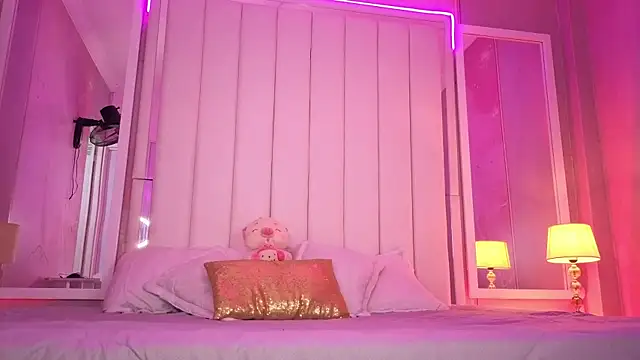 luna hot ass online show from 22, 6, 2026