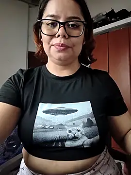Snapshot of saenz_eymi chatting on 18, 4, 2026 saenz eymi online show from 18, 4, 2026