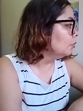 Snapshot of saenz_eymi chatting on 24, 4, 2026 saenz eymi online show from 24, 4, 2026