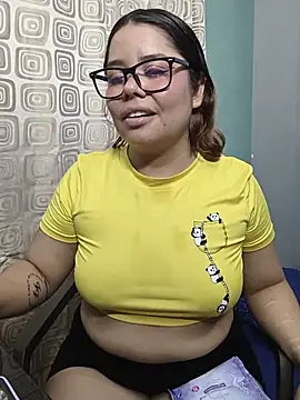 Snapshot of saenz_eymi chatting on 19, 5, 2026 saenz eymi online show from 19, 5, 2026