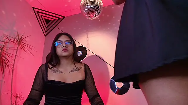 Snapshot of Lilith_and_Khloe chatting on 13, 9, 2025 Lilith and Khloe online show from 13, 9, 2025