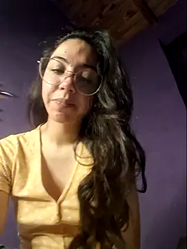 Snapshot of CieloMiel chatting on 5, 11, 2025 CieloMiel online show from 5, 11, 2025