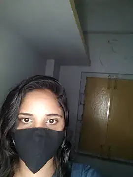 Snapshot of 00USER chatting on 10, 9, 2025 00USER online show from 10, 9, 2025