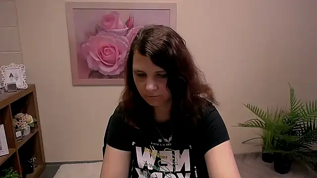 Snapshot of TwoBigSuns chatting on 21, 5, 2026 TwoBigSuns online show from 21, 5, 2026