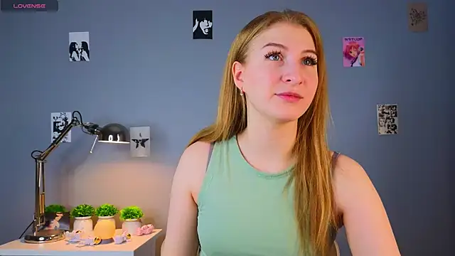 Snapshot of LorettaGladman chatting on 16, 10, 2025 LorettaGladman online show from 16, 10, 2025