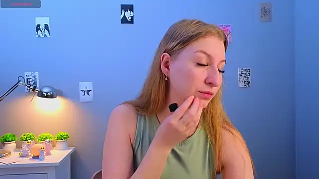 Snapshot of LorettaGladman chatting on 20, 11, 2025 LorettaGladman online show from 20, 11, 2025