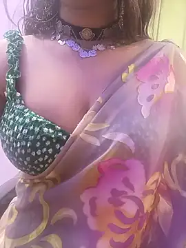 Snapshot of Naina_007 chatting on 18, 9, 2025 Naina 007 online show from 18, 9, 2025