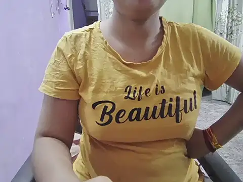 Snapshot of Naina_007 chatting on 23, 9, 2025 Naina 007 online show from 23, 9, 2025