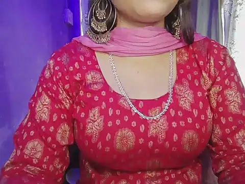 Snapshot of Naina_007 chatting on 10, 10, 2025 Naina 007 online show from 10, 10, 2025