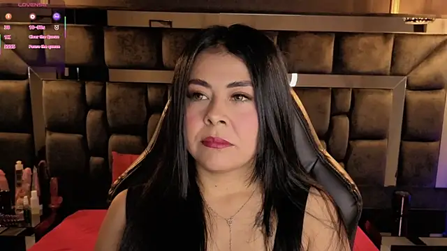 Snapshot of Aniajoness_ chatting on 7, 10, 2025 Aniajoness online show from 7, 10, 2025
