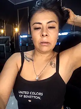 Aniajoness  online show from 12, 11, 2025